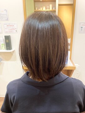 フリージア(freesia) 30代40代50代/ミディアムヘア/艶髪スタイル