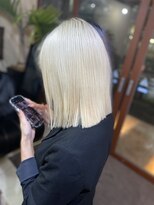 ヘアリゾート ディアリウム(Hair Resort DEARIUM)&nbsp;ブラック×ホワイト切りっぱなしボブ