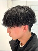 黒髪マッシュシャドウパーマツーブロック刈り上げショート
