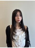 韓国風レイヤーカット　透明感カラーロング暗髪カラーワンカール