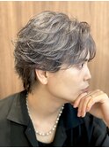透明感シルバー×フェザーショート