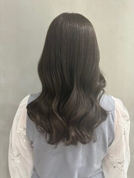 カエラ バイ アメリ(kaela by ameri) 【kaela satomi】韓国ヘア×モノトーングレージュ