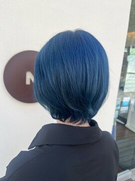 エヌアンドエーコンティ(N&A CONTi) 光に透ける透明感が魅力◎クールで洗練されたブルーカラー