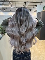 メリー オオサカ(Merly Osaka) コントラストシルバーバレイヤージュ