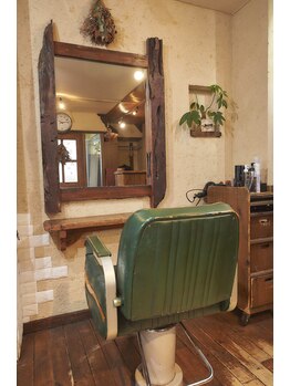 完全個室プライベートサロン Coo　髪質改善/白髪ぼかし【クー】の写真/１日４名までのマンツーマンサロン＊落ち着いた雰囲気と開放的な広々プライベート空間で寛ぎの一時を♪