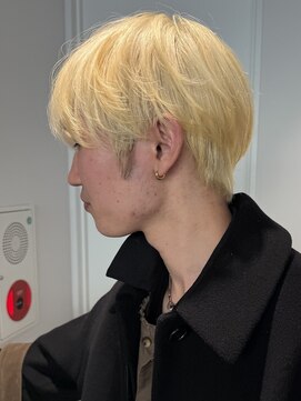 トリッカ シブヤ(TRICCA SHIBUYA) メンズカットパーマブリーチカラーホワイトブロンド毛流れ渋谷