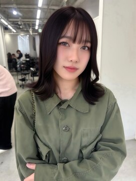 ロイオブジゼル(roi of GiseL) ミディアムレイヤー ボブ 赤み消しベージュ 透明感カラー 20代