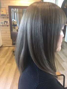 アルロン(Arllon) グレージュカラー♪