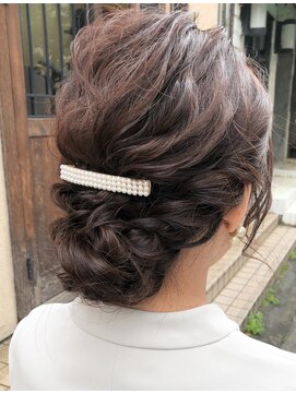 デコヘアー キートス(DECO HAIR kiitos) シニヨンアレンジ