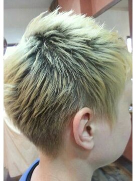 グランディールドゥワカクサ(Grandir de Wakakusa) フレンチカット