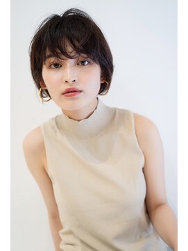 イーズ(e's) くせ毛もフィット！立体ショート【佐久間】