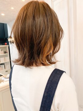 キャアリー(Caary) 福山市Caary人気インナーカラーハニーベージュ外ハネボブ