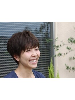 「カットだけでこんなに変わるの？」と話題の技術力。伸びてきても扱いやすい"もち"の良いカットが人気◎