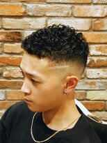 ヒロギンザバーバーショップ 丸の内店(HIRO GINZA BARBER SHOP)&nbsp;スキンフェード×カーリーヘア【東京/丸の内/大手町】