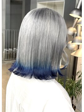 ラックスビー オオサカ 梅田茶屋町店(LUXBE OSAKA) シルバー×ブルー