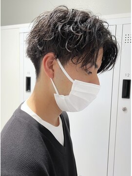 リップス 栄(LIPPS) ツイストスパイラルパーマツーブロック刈り上げイメチェンクール