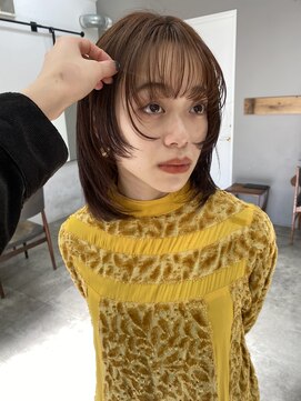 ユイル(Uil) 小顔前髪顔周りレイヤー× ベージュカラー デザインカラー