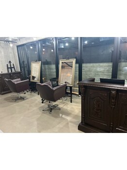 お洒落な神宮前エリアの一歩脇道にある隠れ家サロン＊あなただけのサロンタイムをご堪能いただけます。