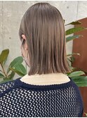 栄ベージュフェミニンミディアムヘア　切りっぱなしカット