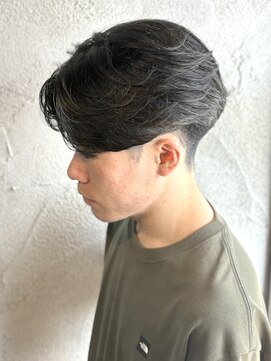 ニアウ 高崎店(Niau) メンズセンターパートニュアンスフェザーパーマ群馬高崎眉毛韓国