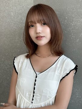 シーシンジュク 新宿南口(Sea shinjuku) ココアベージュ×レイヤー[小顔/黒髪/オリーブグレー]