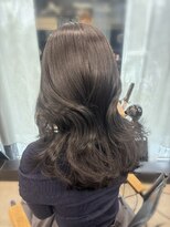 アリュウル 表参道(ALLURE)&nbsp;グレージュ／ミディアムレイヤー／韓国巻き　佐藤