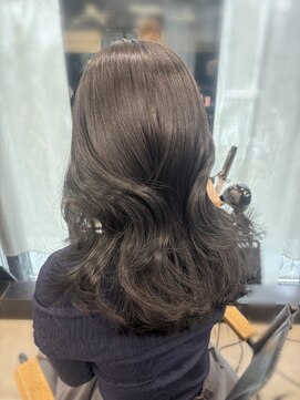 アリュウル 表参道(ALLURE) グレージュ／ミディアムレイヤー／韓国巻き　佐藤