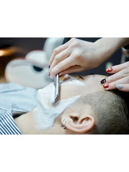 【カット+シェービング+眉カット+イヤークリーン\6820】月1回の本格サロンケアで大人の身だしなみを整える!