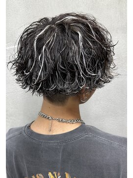 ダズルヘアーエイチ(DAZZLE hair H) 白メッシュ×波巻きパーマ