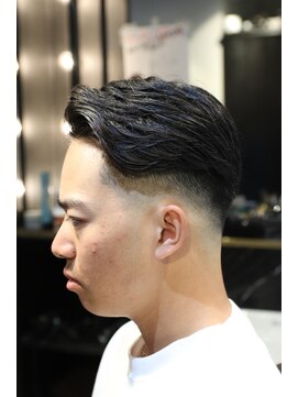 ツーエイチ 新宿(2H) 新宿/ツーブロック/パーマ/七三スタイル/バーバー