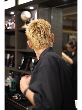 ブロートーキョーバーバーショップ 神田店(Bro Tokyo BARBERSHOP) 【神田】オシャレメンズbarberスタイル
