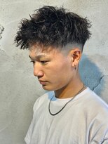 ヒュイル バイ ニアウ(Hwyl by Niau) ジェットモヒカンスパイキーショートツイストスパイラルパーマ