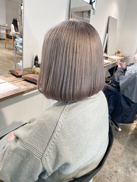 ニュート(Neut ) ホワイトグレージュ/ホワイトシルバー/ハイトーンカラー名古屋