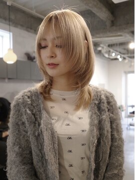 ヨー(Yoh-) 【韓国風レイヤー/中里千尋】ミディアムレイヤー/顔周りレイヤー