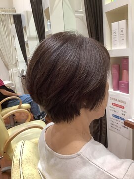 美容室ヒラトヤ 都南店 透明感チョコレートベージュ大人キレイ美シルエットショートボブ