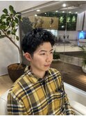 スパイキーショート刈り上げ黒髪メンズ短髪