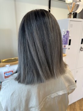 エルア(elua) ホワイトバレイヤージュ