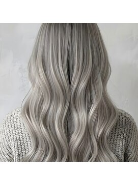 アームスヘアー 狭山ヶ丘店(arm's hair) 【狭山ヶ丘・狭山】極上の透明感。ダブルカラー×シルバー艶髪