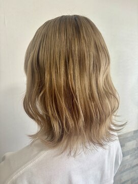 ヘアーララプラス(HAIR lala+) #ブリーチ#ミルクティーベージュ