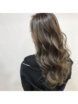 ループ(LOOP) ハイライトグレージュカラー