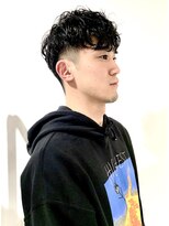 メリケンバーバーショップ コウベ(MERICAN BARBERSHOP KOBE)&nbsp;コンマヘアショートレイヤーかき上げパーマトランクスヘア
