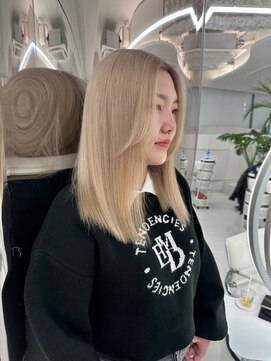 ガガ(GAGA) blonde hair