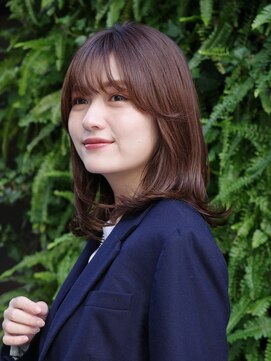 ビュートリアム265(BEAUTRIUM 265) ◆ミディアムレイヤー/レイヤーカット/銀座/ワンカール/ブラウン