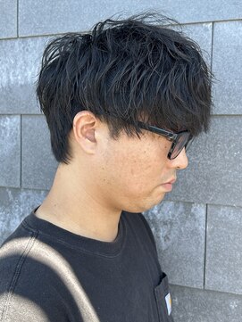 ヒュイル バイ ニアウ(Hwyl by Niau) メンズマッシュツーブロックシャドウパーマニュアンスパーマ眉毛