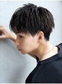 ソフトツイストバング分け刈り上げマッシュ