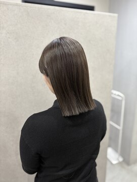 リュンヌ(Lune) 切りっぱなしボブ×グレージュ