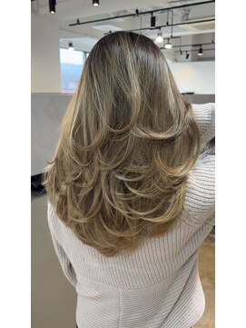 メリー オオサカ(Merly Osaka) 中明度グレージュバレイヤージュ