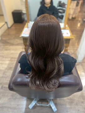 リム(Limb) 【艶髪】ミルクティーベージュ　髪質改善ケアカラー　巻き髪