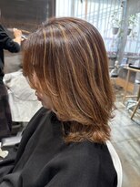 ライズ(rise)&nbsp;毛流れを意識した大人レイヤースタイル