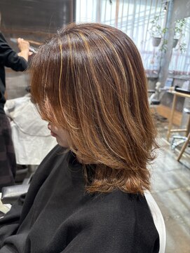 ライズ(rise) 毛流れを意識した大人レイヤースタイル